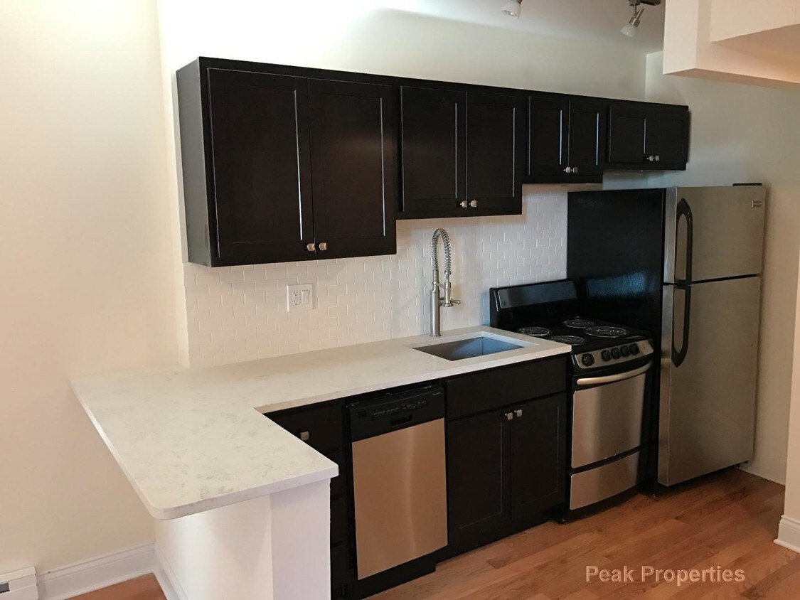 Foto principal - 1948 N LINCOLN Ave