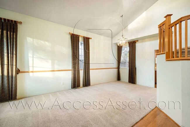 Foto del edificio - Spacious 4 Bed/3 Bath Home In Desirable Mu...