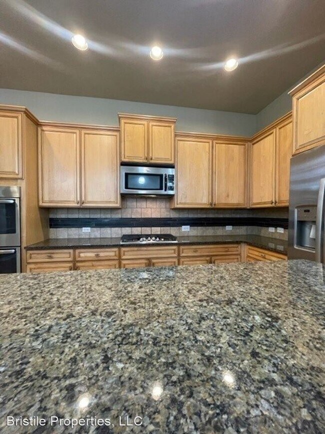 Building Photo - 4 br, 3 bath House - 23606 Star View