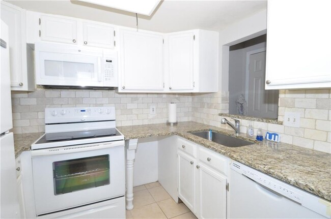 Building Photo - 2206 Nueces St