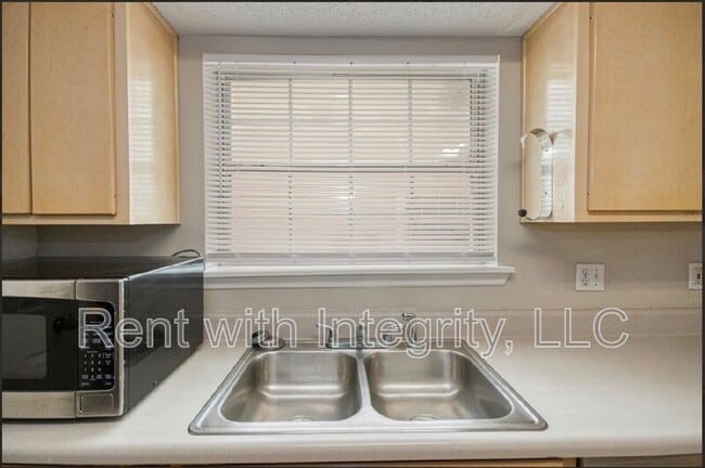 Foto del edificio - 3385 Tansey Ct