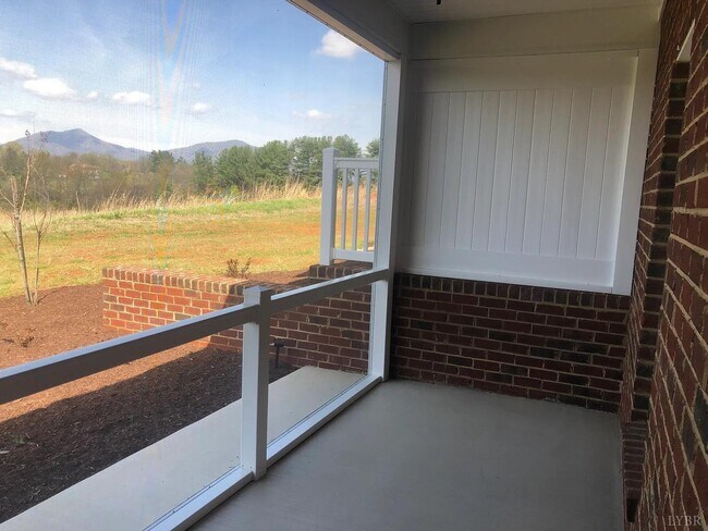 Foto del edificio - 175 Villa Oak Cir