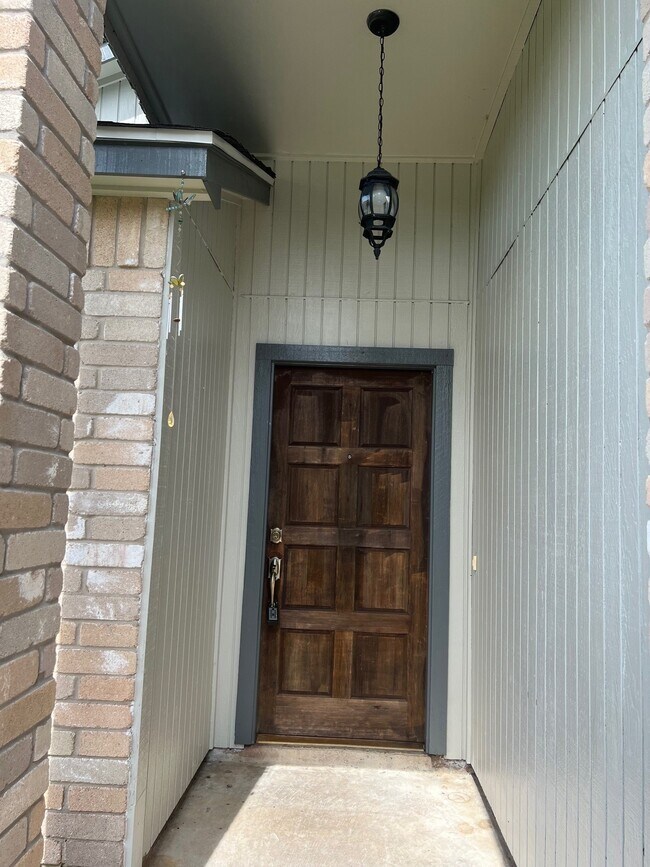 Foto del edificio - 6826 Heather Hollow Dr