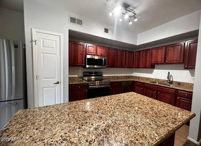 Building Photo - 18250 N Cave Creek Rd