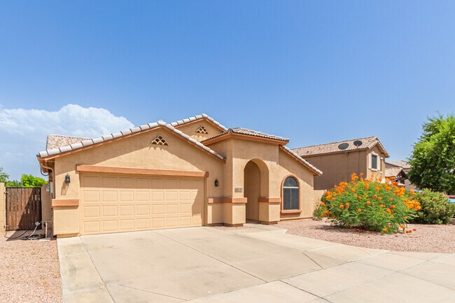 Building Photo - 543 S Wildrose