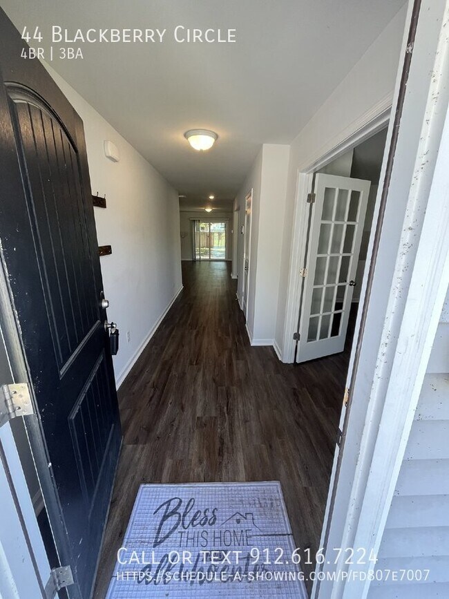 Building Photo - "Spacious 4-Bedroom Home with Granite Coun...