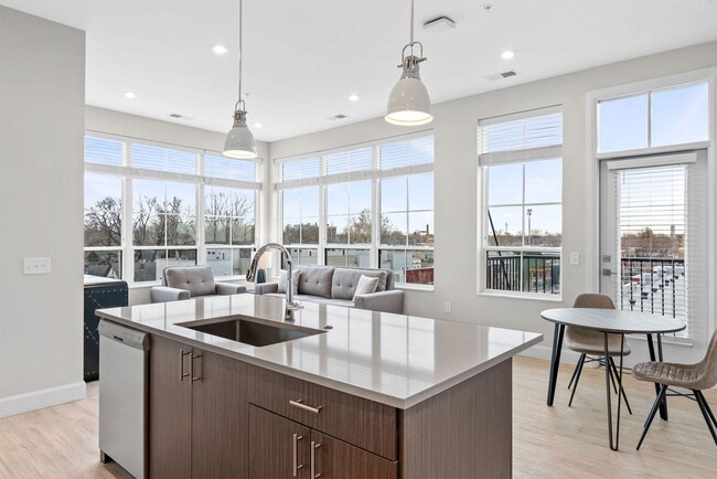 Building Photo - Station 73 at Battery Park