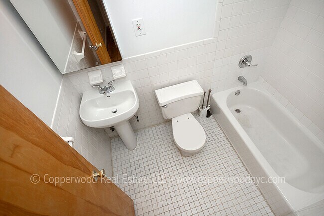 Foto del edificio - 310 E 85th St