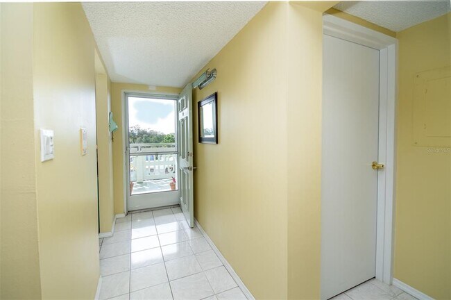 Foto del edificio - 7321 Central Ave N