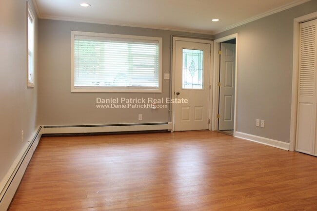 Building Photo - 120 Blithewood Ave