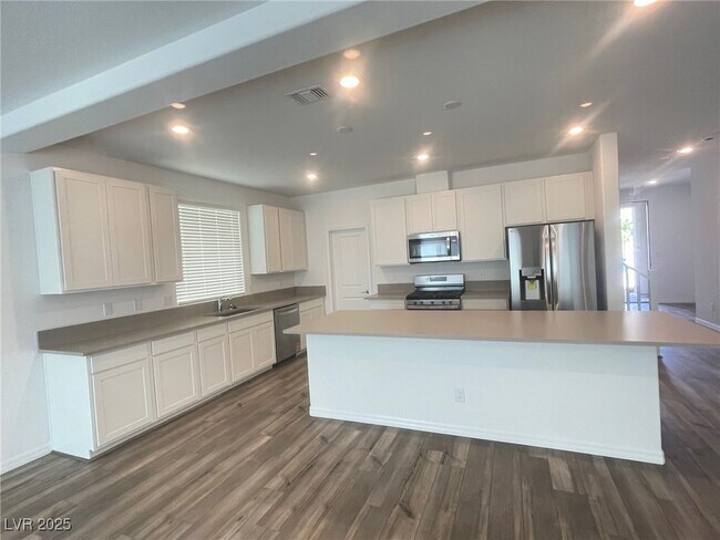 Foto del edificio - 5749 Avondale Rise Wy