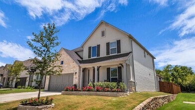 Building Photo - 157 S Oak Dr