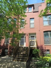 Building Photo - 1538 W Monroe St