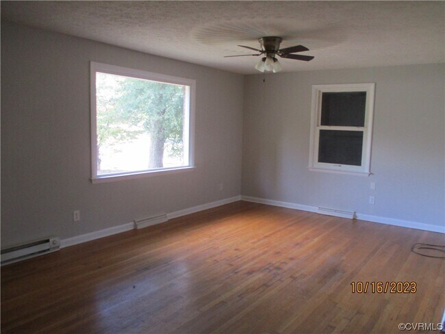Foto del edificio - 5810 Lewis Rd