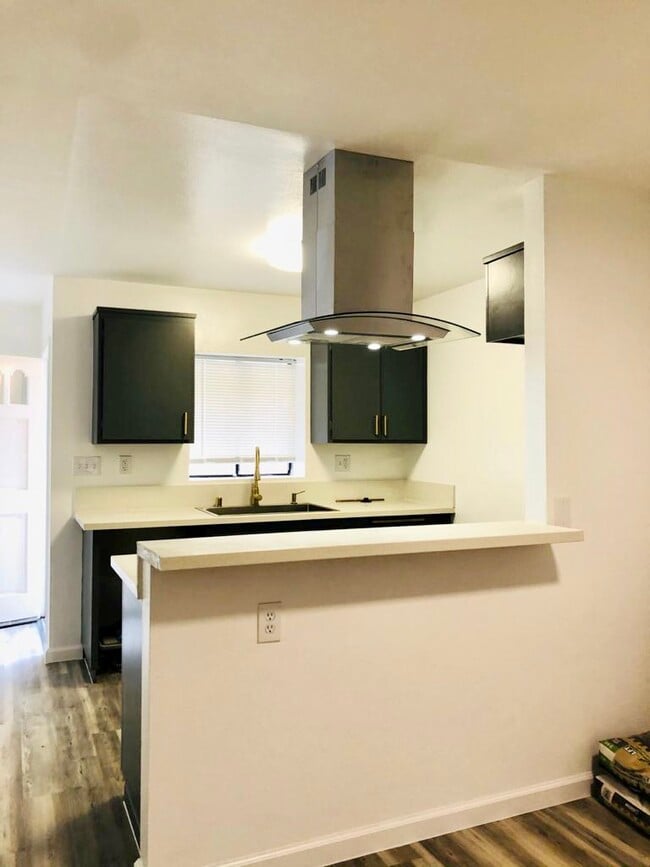 Building Photo - 4484 Murietta Ave