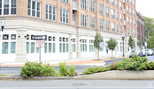 street level - UConn Student Housing At Rippowam Place