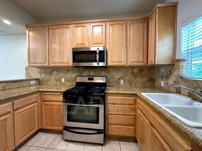 Foto del edificio - 12217 Moorpark St