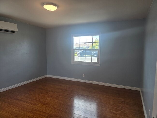 Foto del edificio - Singe House in garden Grove for Lease