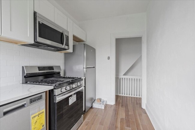 Building Photo - 5556-5558 Pocusset St