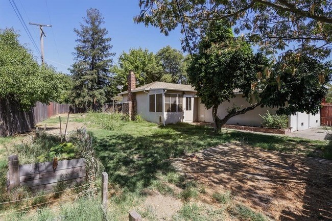 Building Photo - 5709 Ellis Ct
