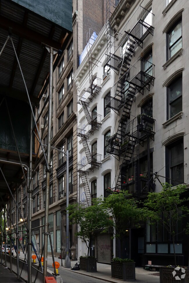 15 Warren St, New York, NY 10007 Apartments New York, NY