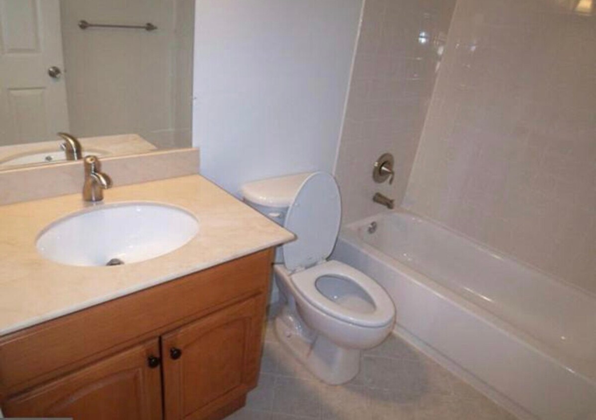 Bathroom - 1386 Bryant St NE
