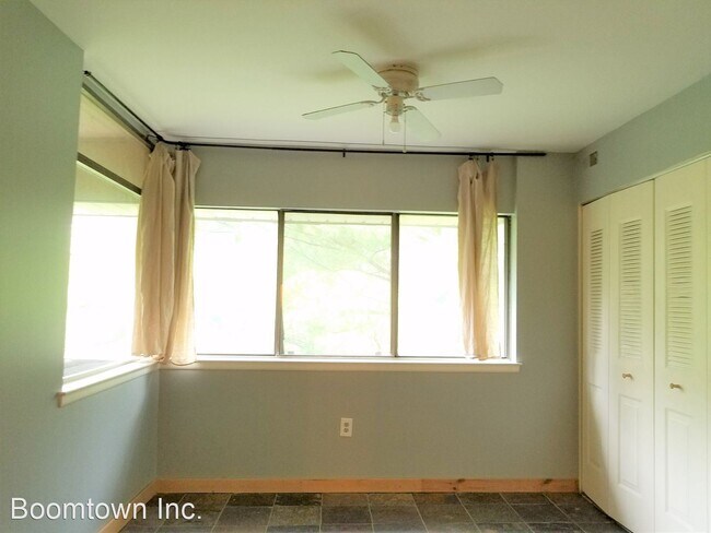 Building Photo - 2 br, 2 bath House - 403 Christopher Ave.,...