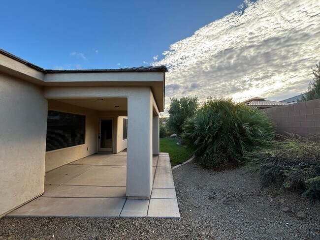 Building Photo - Little Valley Home