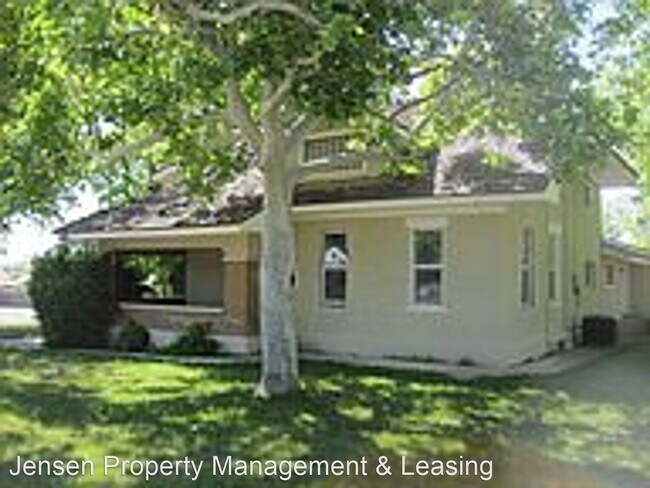 Building Photo - 6 br, 3.5 bath House - 210 South 300 West