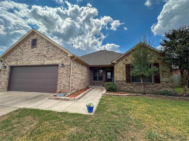 Building Photo - 313 Valley Dr