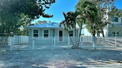 Building Photo - 730 Largo Rd