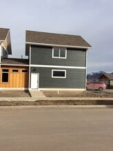 Building Photo - 3308 Sora Way