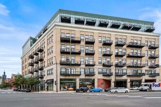 Building Photo - 1645 W Ogden Ave