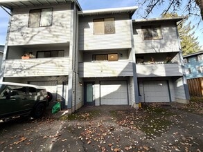 Building Photo - 4449-4449 SW Garden Home Rd