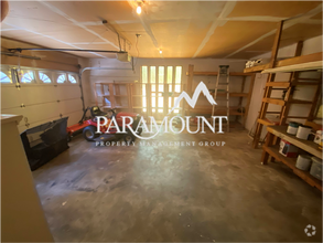 Building Photo - 3020 SE Royalwood Pl