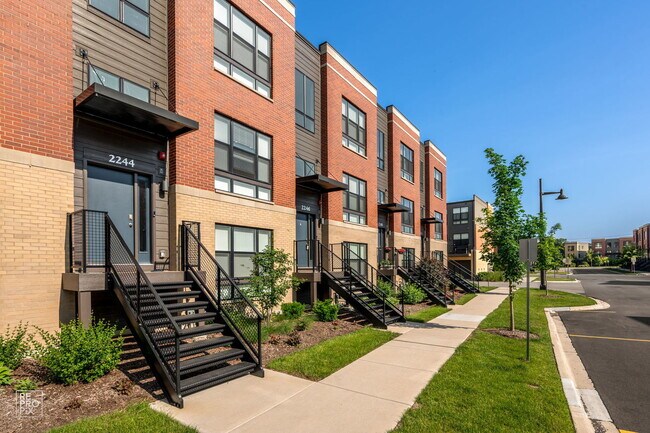 Building Photo - 2246 Venture Dr