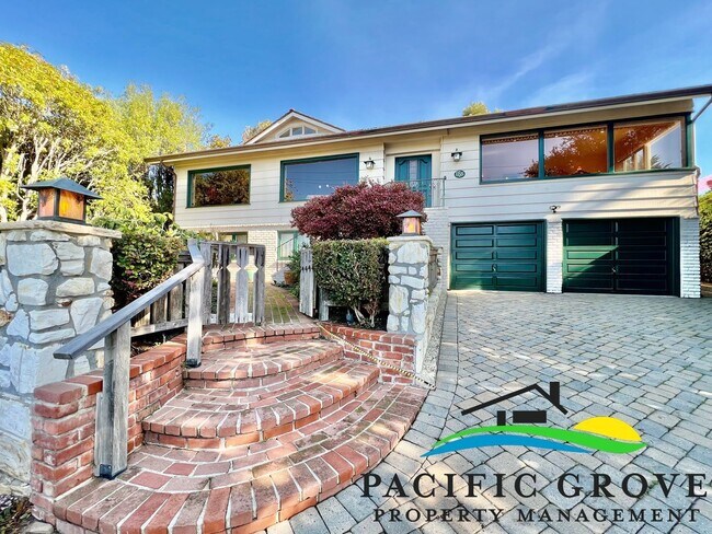 Foto del edificio - Lovely Ocean View Home Available NOW!