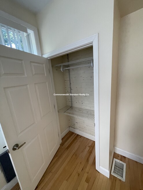 Building Photo - 1801 Beacon St