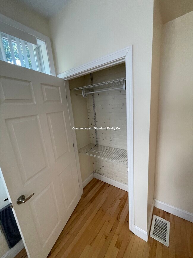 Building Photo - 1801 Beacon St