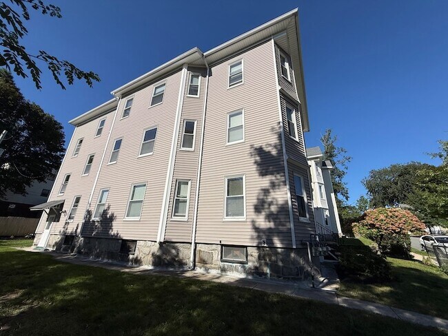 Foto del edificio - 32 Woodbine St
