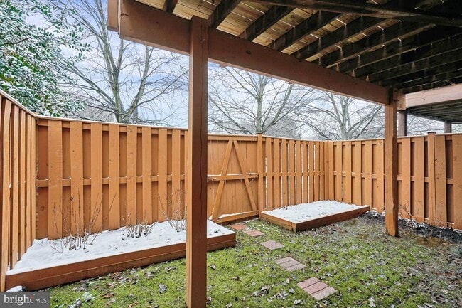 Foto del edificio - 45590 Whitcomb Square