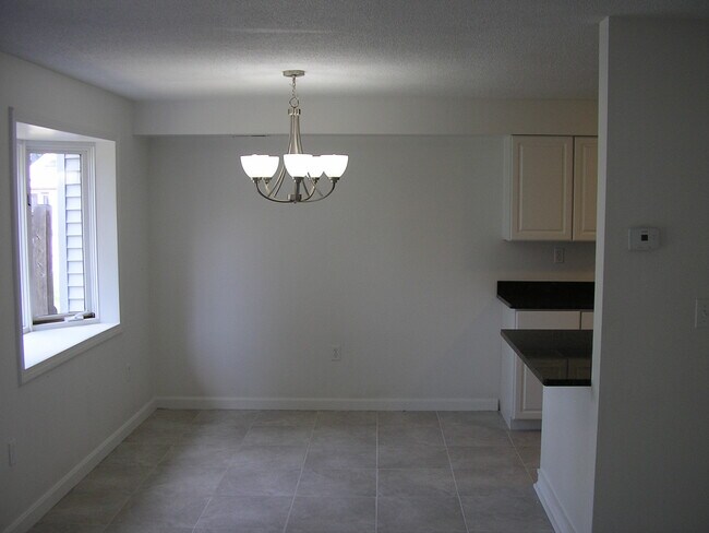 Building Photo - 297 Stonebridge Dr
