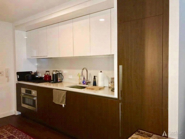 Primary Photo - 605 W 42nd St