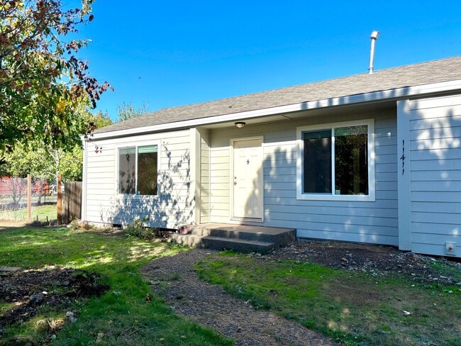 Powellhurst-Gilbert Updated 4 Bedroom/2 Ba... - Powellhurst-Gilbert Updated 4 Bedroom/2 Ba... House