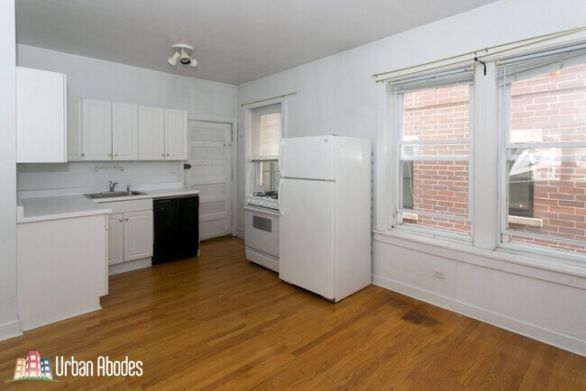 Foto del edificio - 4408 N Winchester Ave