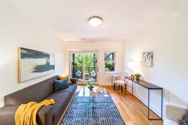 Building Photo - 139 Morris St