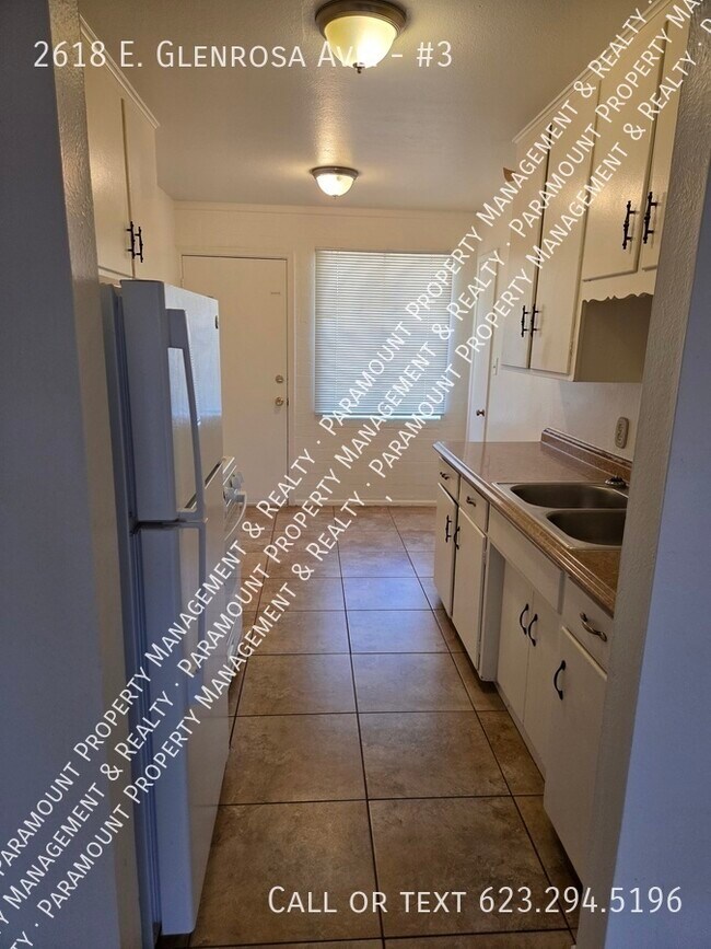 Foto del edificio - 2618 E Glenrosa Ave