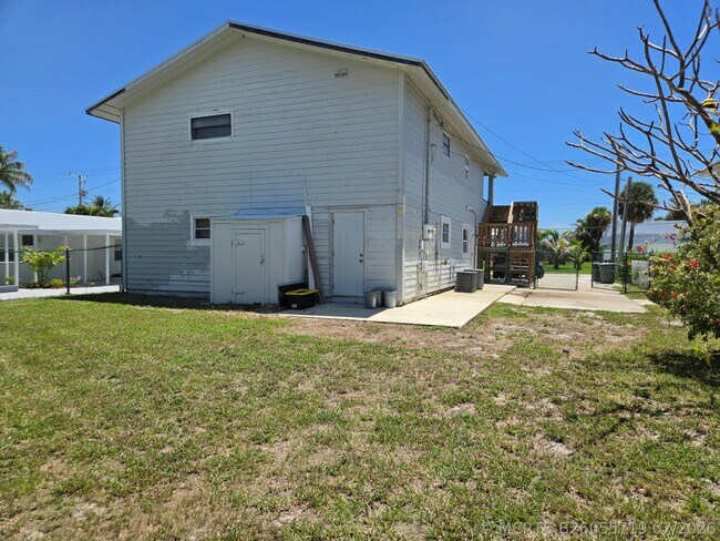 Foto del edificio - 337 Hernando St
