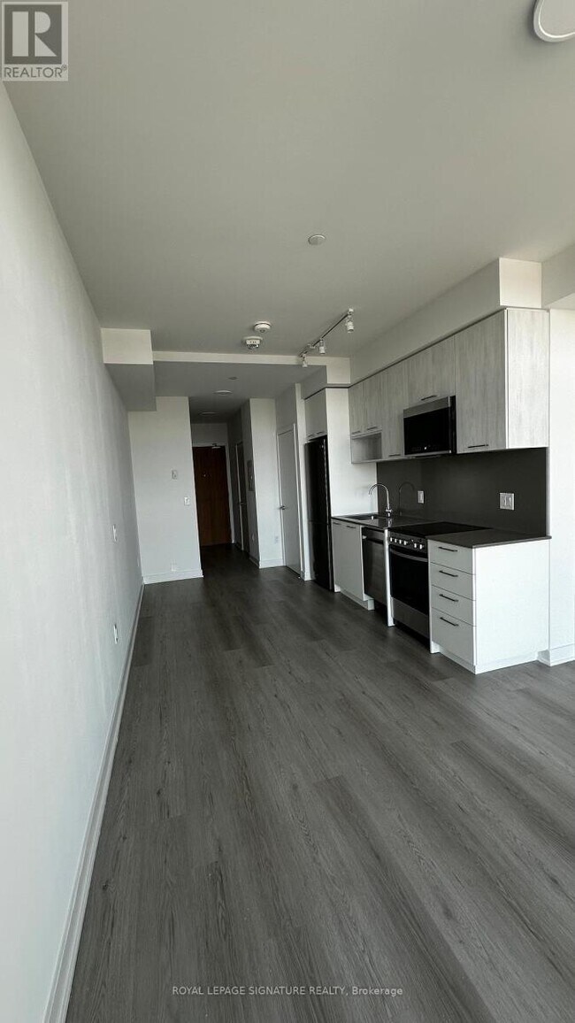 Building Photo - 40 Lagerfeld Dr