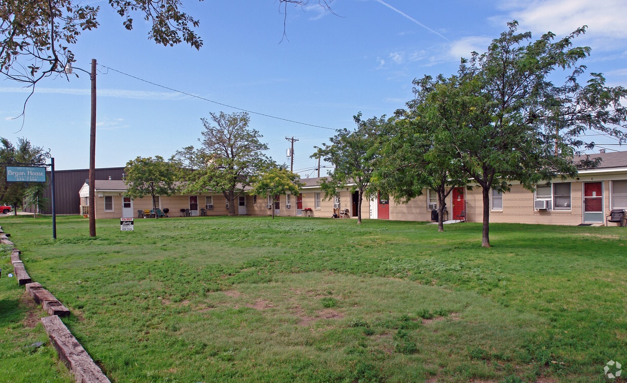 Building Photo - 920 S Bryan St